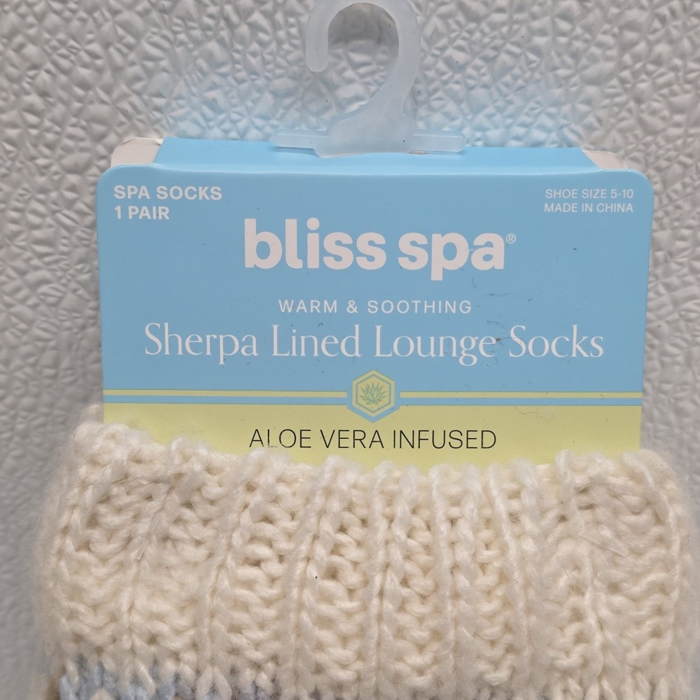 Bliss Spa Lounge Socks Womens 5-10 Blue Aloe Infused Sherpa Lined Slipper Socks - Picture 2 of 15